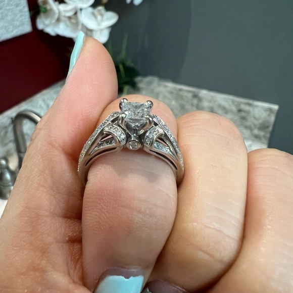 Diamond beautiful ring!💍 - Picture 3 of 7